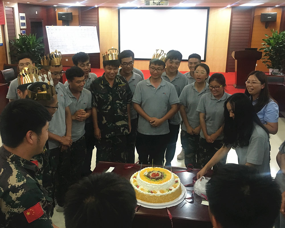 大学生培养 生日会